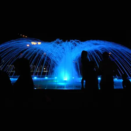 아파트 With Garden On The Shores Of 비비오네